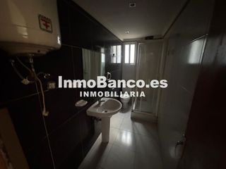 Piso en venta en Centro en Chiva