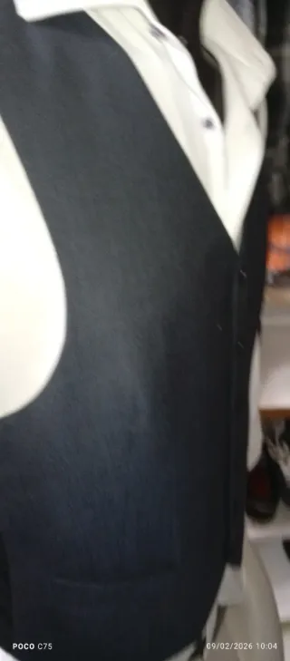 Traje de hombre negro y blanco