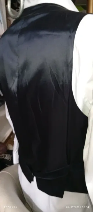 Traje de hombre negro y blanco