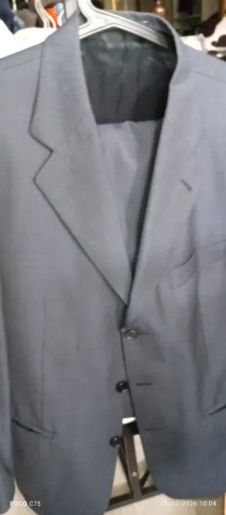 Traje de hombre negro y blanco