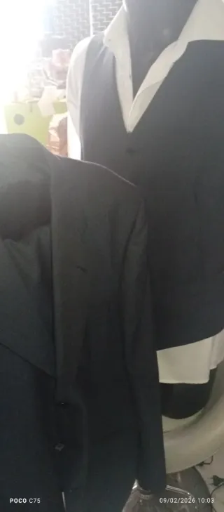 Traje de hombre negro y blanco