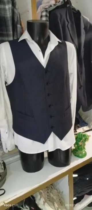 Traje de hombre negro y blanco
