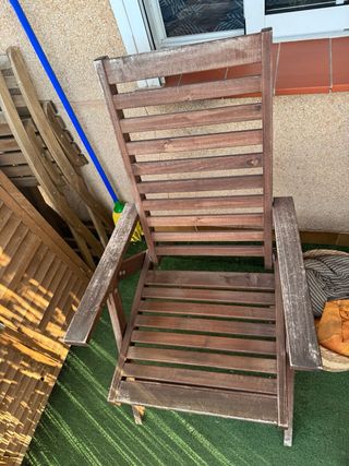 2 Sillas de madera para exterior