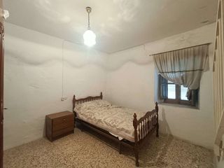 Casa adosada en venta en Montefrío