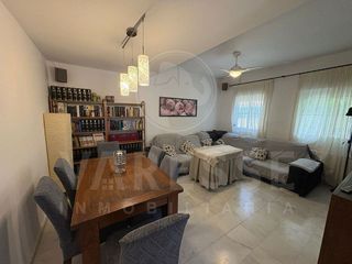 Casa adosada en venta en Sanlúcar la Mayor