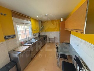 Casa adosada en venta en Sanlúcar la Mayor