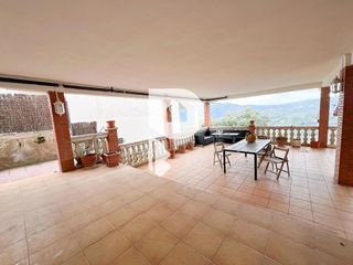 Chalet en venta en Torrelles de Llobregat