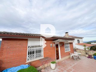 Chalet en venta en Torrelles de Llobregat