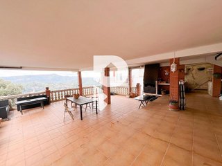 Chalet en venta en Torrelles de Llobregat