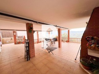 Chalet en venta en Torrelles de Llobregat