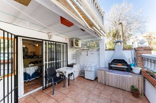 Casa adosada en venta en El Bajondillo en Torremolinos