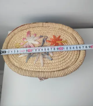 Costurero de mimbre vintage