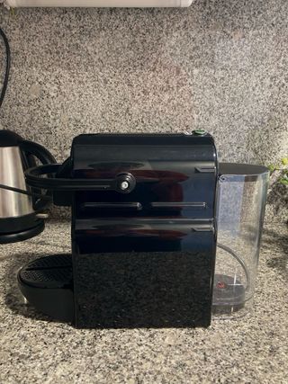 Cafetera Nespresso DeLonghi Negra