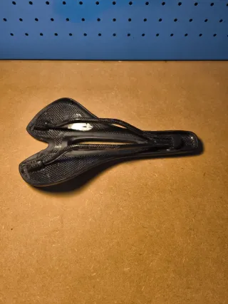 Sillín para bicicleta, carbono muy ligero 129gr