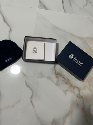 Gorro y caja Real Madrid Área VIP