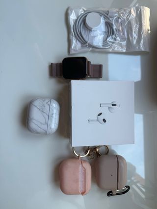 Airpods 3 + Apple Watch 7 Blanco