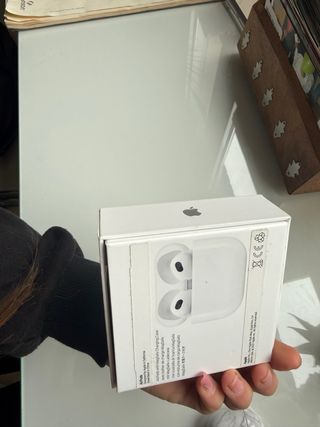 Airpods 3 + Apple Watch 7 Blanco