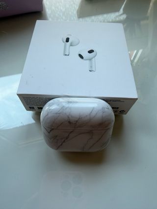 Airpods 3 + Apple Watch 7 Blanco