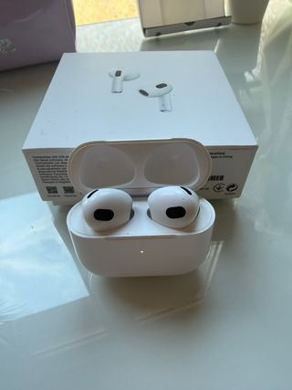 Airpods 3 + Apple Watch 7 Blanco