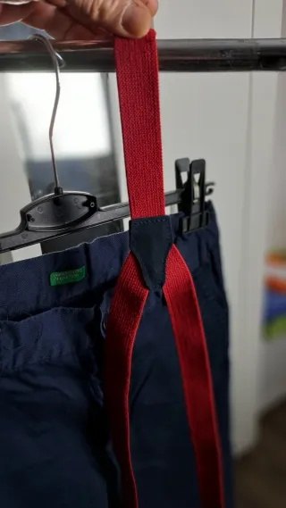 Pantaloni United Colors of Benetton con bretelle