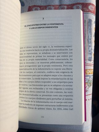 La vestimenta una historia entre modas y diside...