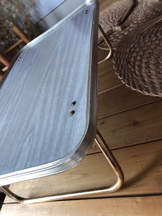 Mesa Auxiliar Antigua Madera y Metal