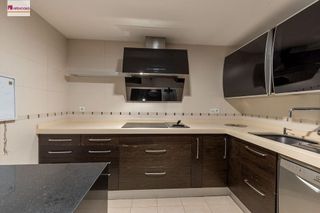 Casa pareada en venta en Bola de Oro - Serrallo en Granada