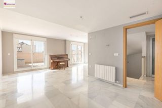 Casa pareada en venta en Bola de Oro - Serrallo en Granada