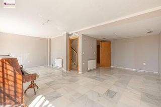 Casa pareada en venta en Bola de Oro - Serrallo en Granada