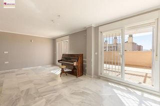 Casa pareada en venta en Bola de Oro - Serrallo en Granada