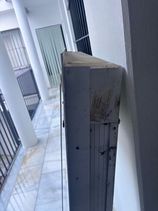 Ventana aluminio con persiana