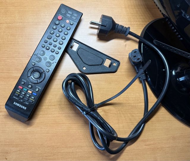 Televisor Monitor LCD Samsung LE19R86BD Negro