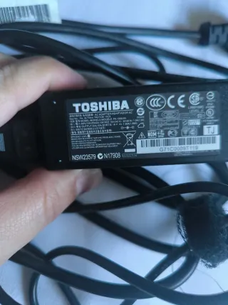 Cargador para portátil Toshiba PA-1300-04