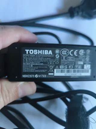 Cargador para portátil Toshiba PA-1300-04