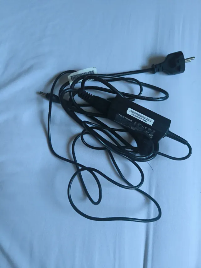 Cargador para portátil Toshiba PA-1300-04