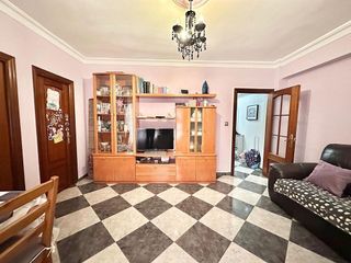 Piso en venta en Parque Victoria Eugenia en Málaga