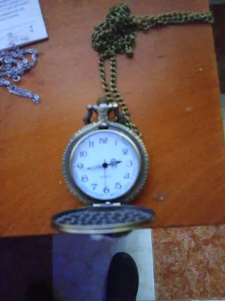 Reloj de bolsillo con águila