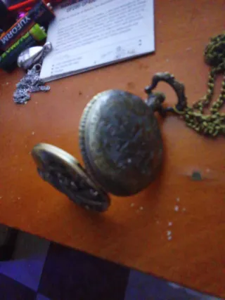 Reloj de bolsillo con águila