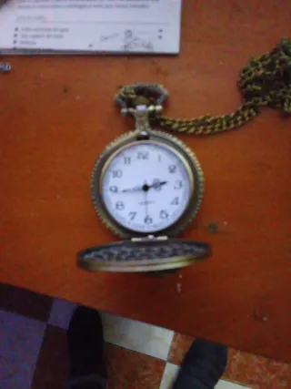 Reloj de bolsillo con águila