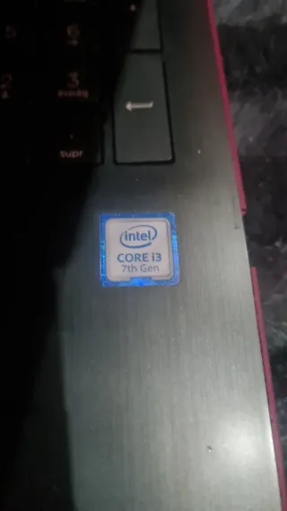 Portátil HP Negro y Rojo