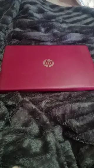 Portátil HP Negro y Rojo
