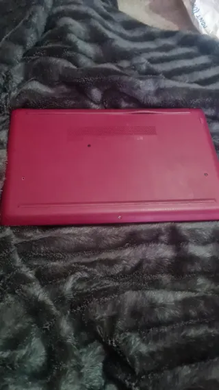 Portátil HP Negro y Rojo