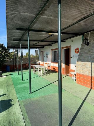 Chalet en venta en Carmona