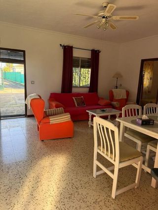 Chalet en venta en Carmona
