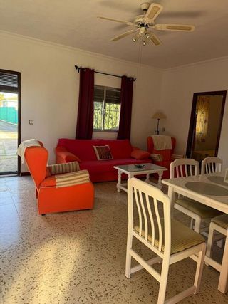 Chalet en venta en Carmona