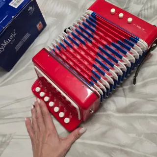 Acordeón infantil rojo PlayMusic