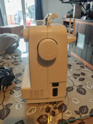 Máquina de coser Singer 1409