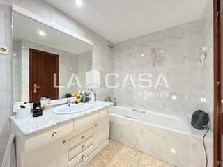 Dúplex en venta en Fondo en Santa Coloma de Gramanet