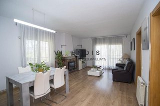 Chalet en venta en Corbera de Llobregat