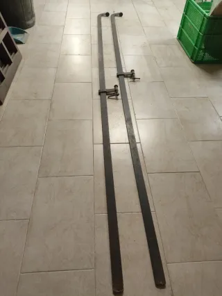 Gatos de carpintero metálicos